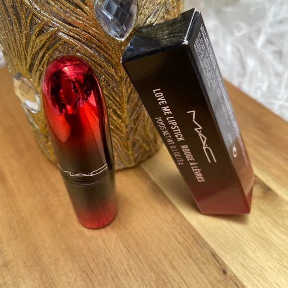 MAC ARGAN OIL LOVE ME LIPSTICK IN NINE LIVES - Picture 5 of 6